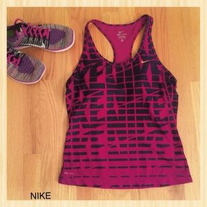 NIKE Dri Fit Contoured Workout Tank